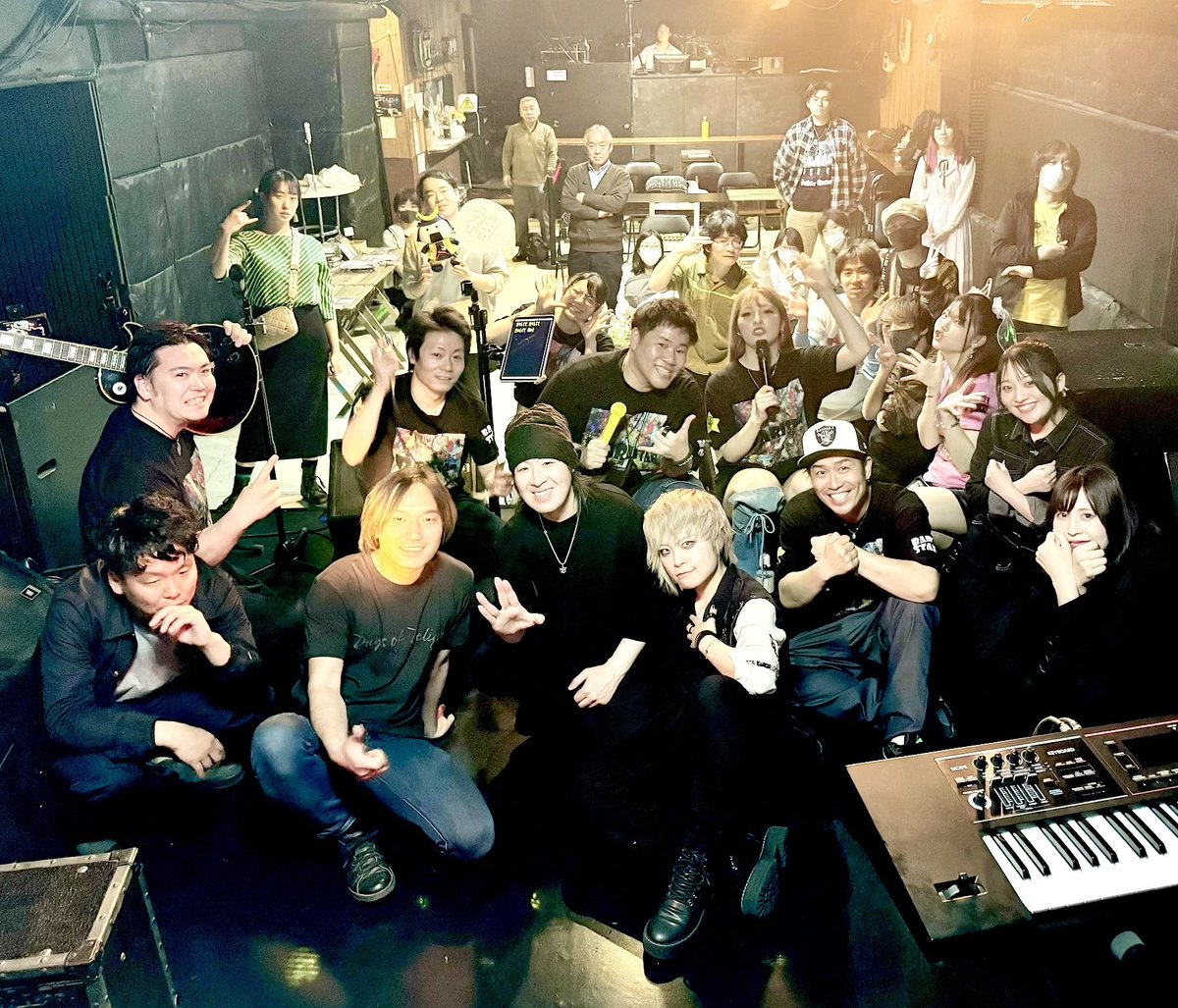 BARISTAR8969's tweet photo. SECRET PLEASURE Vol.9お疲れ様でした！

マロクさんマジかっけぇわー
王子様ではなく、おじさま、BARISTARです。

そろそろオリジナルのBUDDY!も市民権を得たのではないでしょうか？

次回は5/23(木)！！記念すべきVol.10
次回もバリバリBARISTARでいきます！ https://t.co/q099lWhmUI