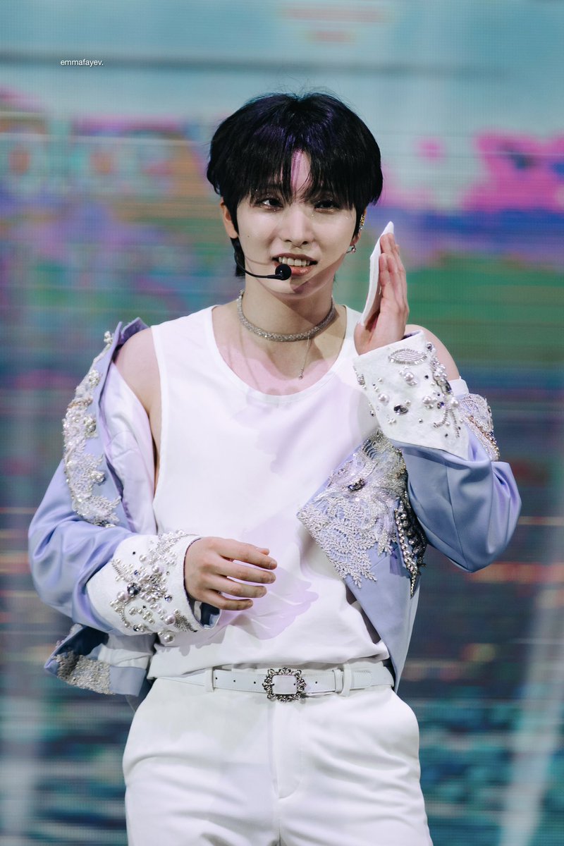 emmafayev's tweet photo. 240410 β Oneus Lee Seoho μ΄μνΈ, 2nd World Tour 'La Dolce Vita' in Los Angeles
@official_ONEUS
#ONEUS #OneusinUS #OneusinLA #TOMOON #μμ΄μ€ #La_Dolce_Vita #OneusWorldTour https://t.co/hr5VzK1AyN