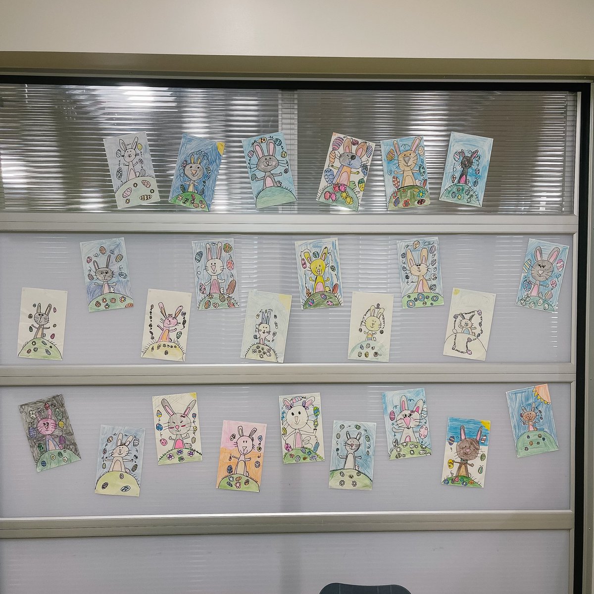 MelnychukSherri's tweet image. Hoppy Easter 🐰 🥚 @StNicholasRCSD #directeddrawing #easterseason