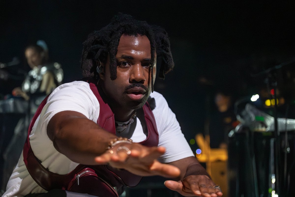 Our gallery's up from @sampha's sold out show last night at the @VogueTheatre presented by @TimbreConcerts and @MRGLiveOfficial! @kchantraine photos: brightnoise.ca/2024/04/15/sam…