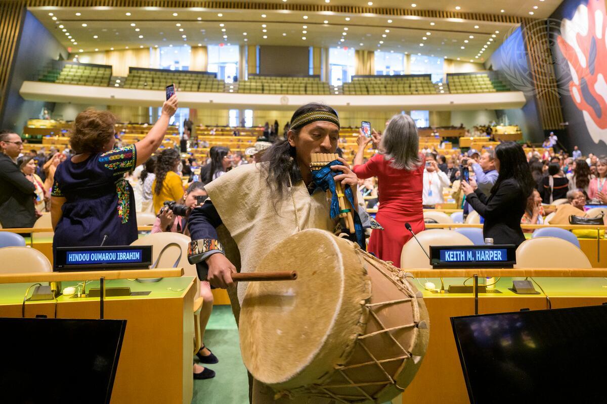 Do you know that the largest global gathering of Indigenous peoples is currently taking place in New York? You can stay updated by following the @UN Permanent Forum on Indigenous Issues at 🌐bit.ly/UNPFII2024. #WeAreIndigenous #EveryoneIncluded #UNPFII2024