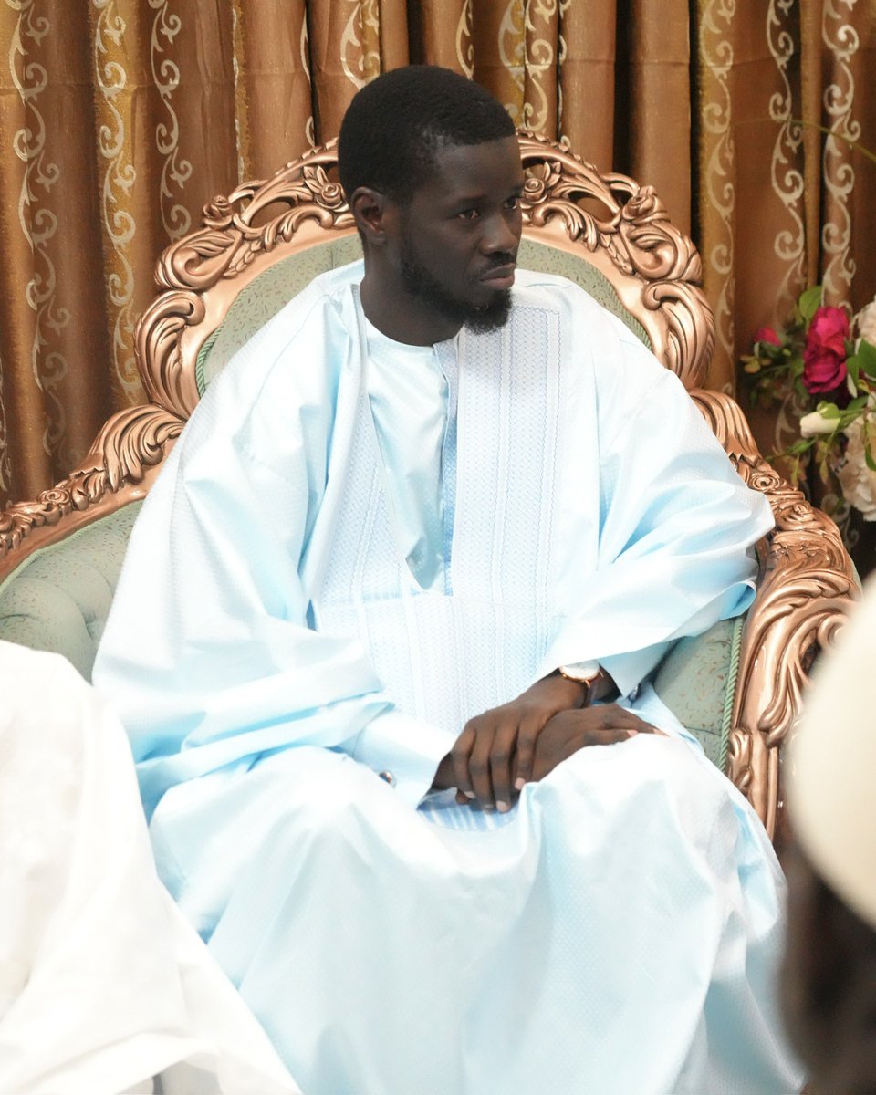 PR_Senegal's tweet photo. Le Président @DiomayeFaye a rendu visite au Khalife Général des Mourides dans le cadre de sa première sortie officielle après son élection. 

Un déplacement grandement apprécié par Serigne Mountakha Mbacké, qui a prié pour le Chef de l’Etat et pour le Sénégal dans son ensemble. https://t.co/bQPx35ALAY