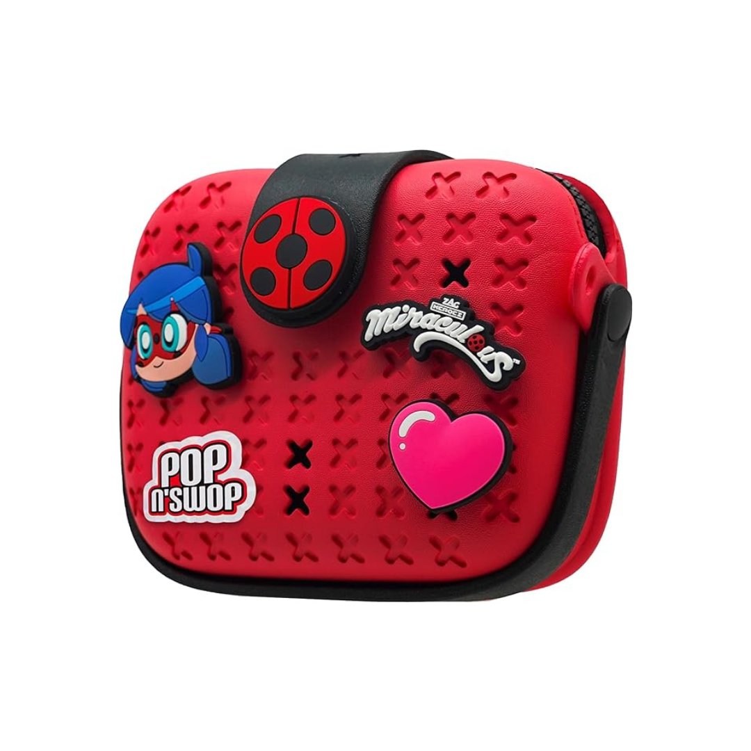 BeMiraculousLB's tweet photo. 🐞Dive into the world of Miraculous with these Pop n' Swop bags! Customize with badges, offering endless style opportunities.
🎯Find it at @Target and @Amazon in the U.S. 🇺🇸
🌎Rest of world at https://t.co/Xg92NIg88v
#ladybug #catnoir #marinettedupaincheng #popnswop #wyncor https://t.co/qC6Vv0OAdg