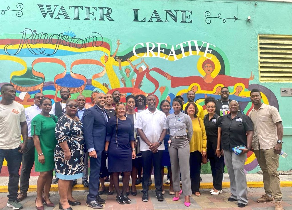 dempsterchung's tweet photo. Happy World Art Day! Celebrated with artists from Paint the City as rhey entered their art into the digital archive of the National Library of Jamaica. Great to have the support of Mayor Swaby, @ksamcorp @TEFJamaica @sw_jamaica today
#ArtDistrict
#DowntownKingston
#OneDowntown https://t.co/D3ArWHmG66