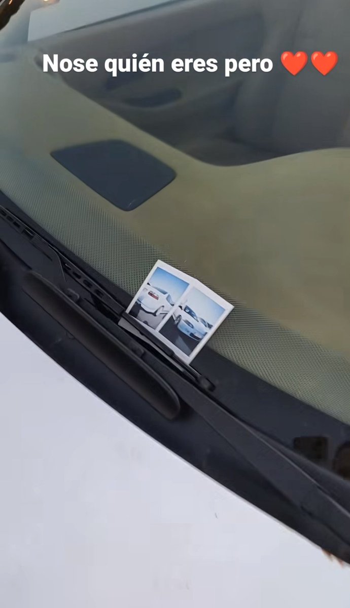 DescaAlex's tweet photo. Hoy alguien que nose quién es, pero ojalá te conozca, me ha hecho un par de instantáneas de mi coche mientras estaba estudiando y me las ha dejado en el parabrisas, me ha hecho mucha ilusión de verdad es la primera vez que me pasa una cosa así, muchas gracias persona desconocid🫂 https://t.co/UfpvbQZrkE