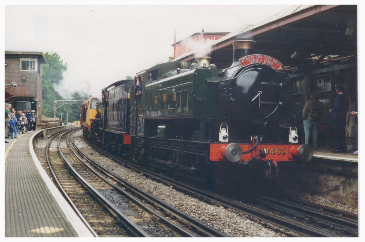 9466 at Rickmansworth at 11.49 on 31st May 1999. @networkrail #DailyPick #Archive @TfL @SteamRailway