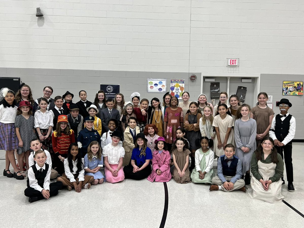 candice_ammons's tweet photo. Still so proud of these students are their marvelous Annie Kids performances last week!  #TaraO https://t.co/oo8LlESW9b