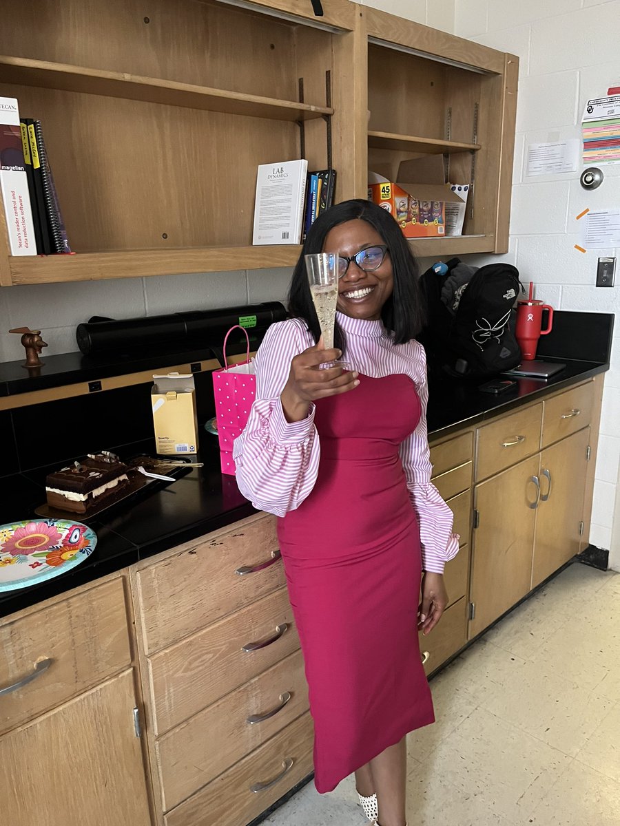 Aanuoluwaduro's tweet photo. “Congratulations Aanuoluwa, all members of your committee have agreed that you have passed the general exam” 

Those were the words today! 

Now let the journey begin! 

PS my PI @CBIbberson gave me the most thoughtful gift ever! ☺️🎉🎊

#PhDCandidate 
#MyFirstPaper https://t.co/4pzHfzgzhc