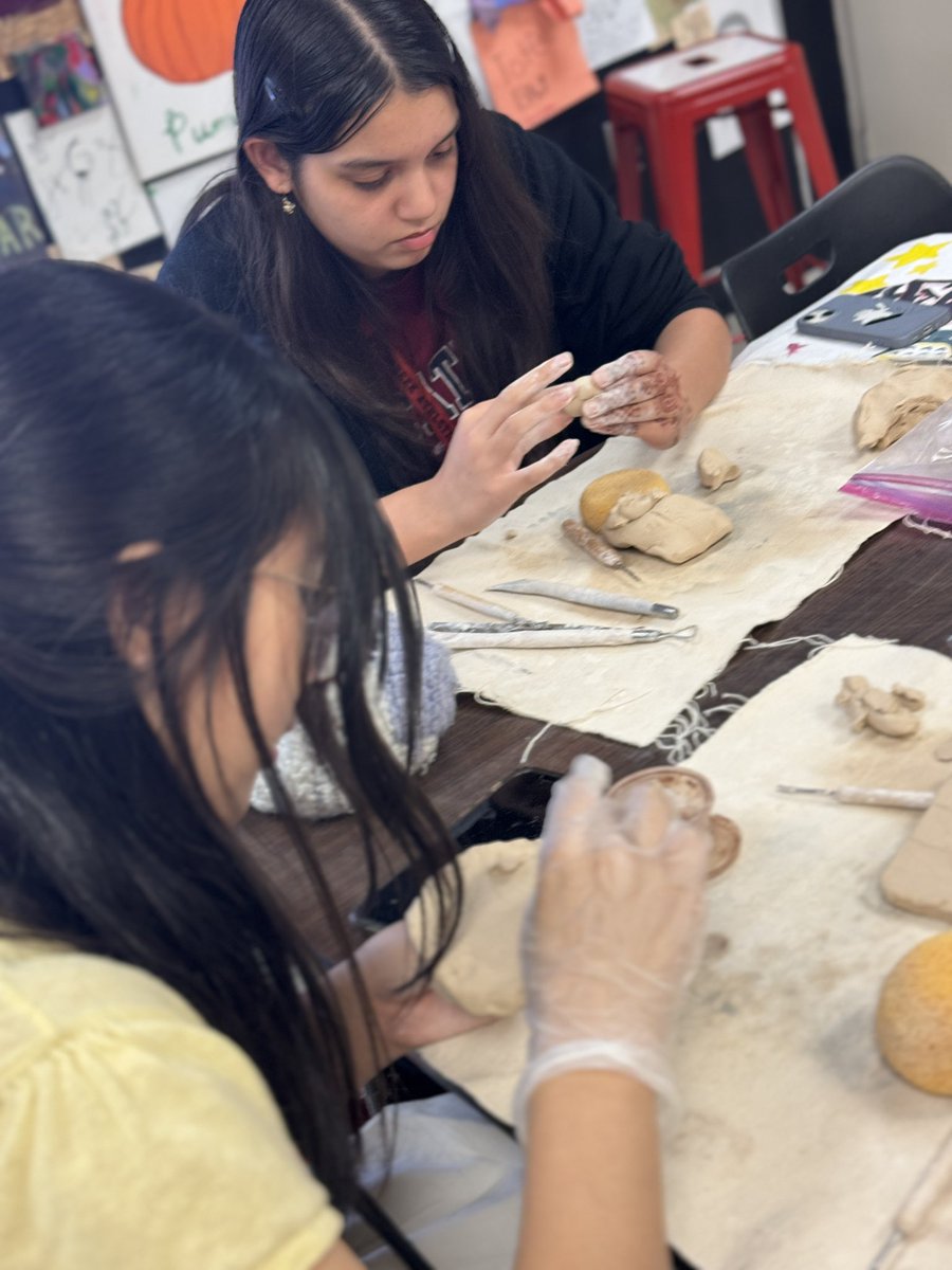 Students added their own unique touches to their clay pieces. #ShineALight #WMSRTB #SendItOn #HumbleISDArtists #BeEliteWMS @HumbleISD_WMS @HumbleISD @VisualArtHumble @HumbleISD_Arts