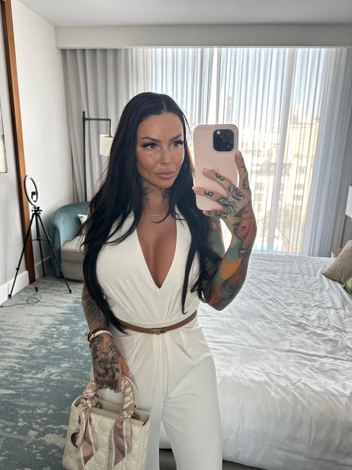 Wich one ? https://t.co/NebWivMj6l