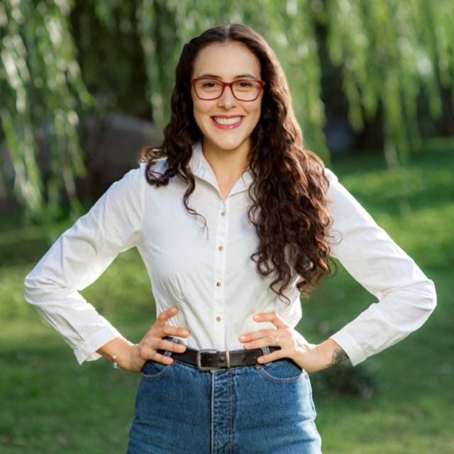 AnandaHumanista's tweet photo. 📢Es hora de escribir un nuevo capítulo en la comuna de La Florida: sus vecin@s tienen la posibilidad de elegir la primera Alcaldesa de su historia🗳️

Con paz🕊️, fuerza 💪y alegría🧡, Catalina Pozo alcaldesa por La Florida 🌼🌻🌺 @cataapozo

Síguela en ig https://t.co/Ba7TowOjJf https://t.co/8ysTeLi6Io