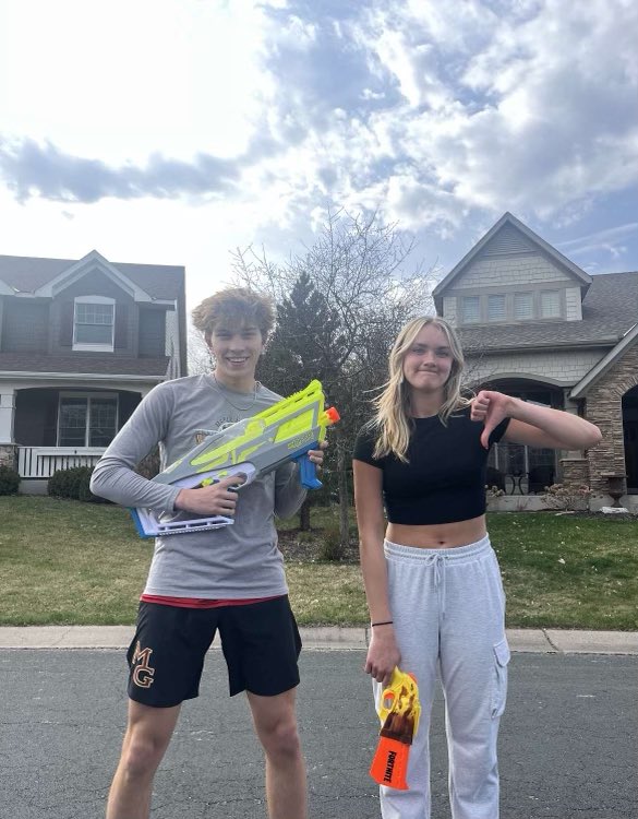 BenStay3's tweet photo. Go play volleyball #4v3 @GroveAssassins https://t.co/n8ifnmn2ms