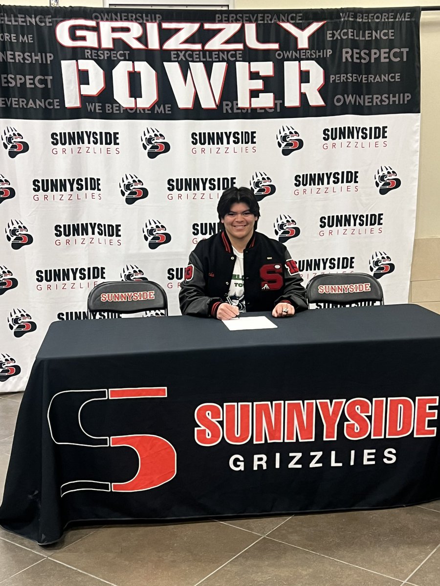 Congrats Inacio Valencia on your commitment to Big Bend Community College.  Taking Grizzly Wrestling on the road!  Go Grizzlies Go Grizzlies Go!
