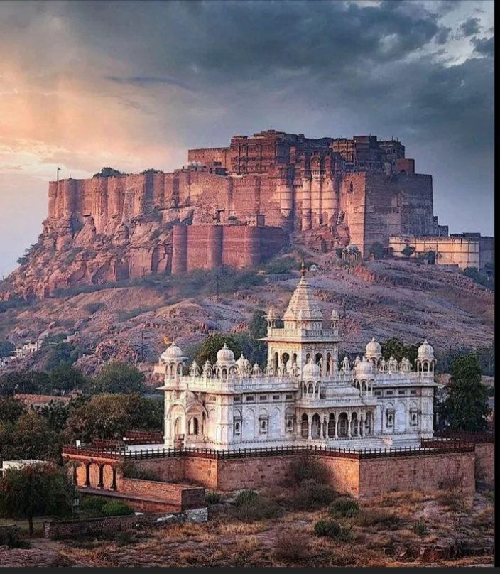 INDIA IN PICTURES

The majestic Mehrangarh Fort in Jodhpur, Rajasthan

Good Morning 🌄

#IncredibleIndia #RCBvsSRH #SRHvsRCB  #4CrownShowdown $PUNPUN #SleepyDonald #5vs5 #Indiainpictures
