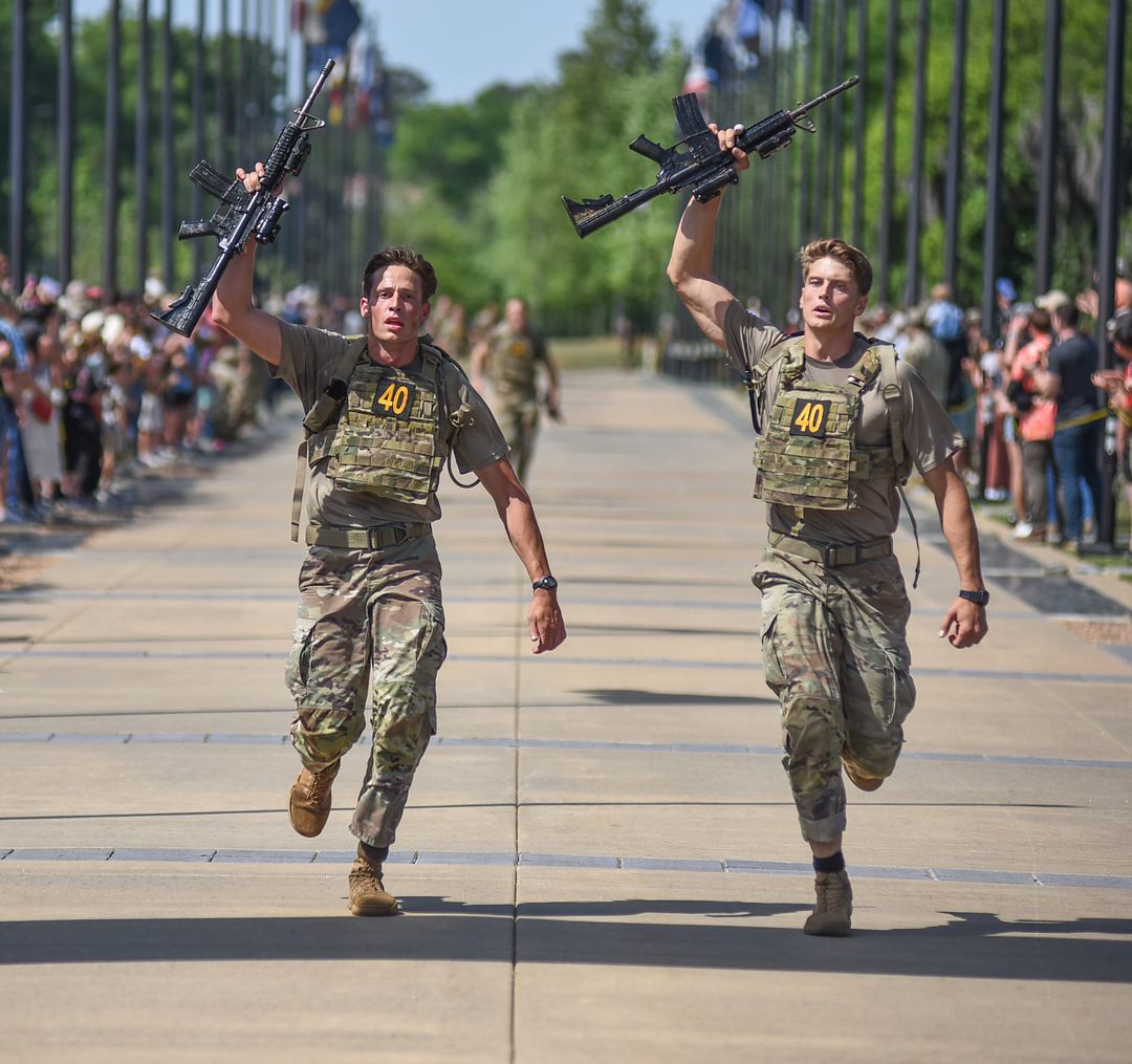 These Rangers led the way!

Congrats to 1st Lt. Andrew Winski and Sgt. Matthew Dunphy of the 75th Ranger Regiment for earning the title of 2024 #BestRanger during #InfantryWeek at @MCoEFortMoore.