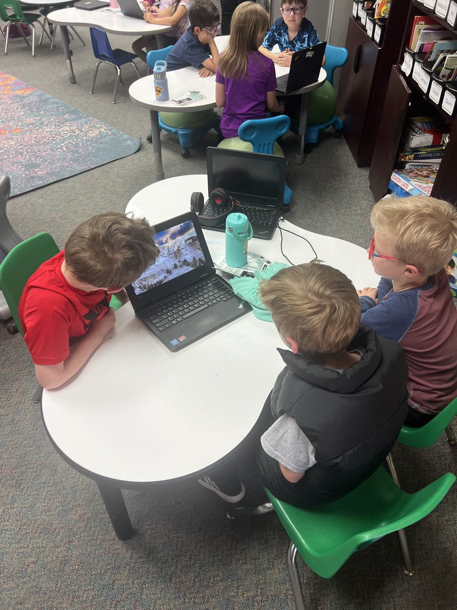 Thanks to Mrs. Shepardson’s class for sharing their symbols projects with our younger learners today! 🤩👏🏻🇺🇸🦅🗽We love connected learning opportunities! 💙