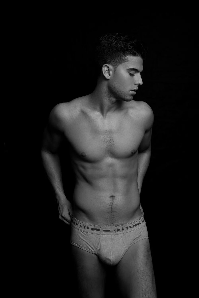 more Andre Brunelli by Fritz Yap.