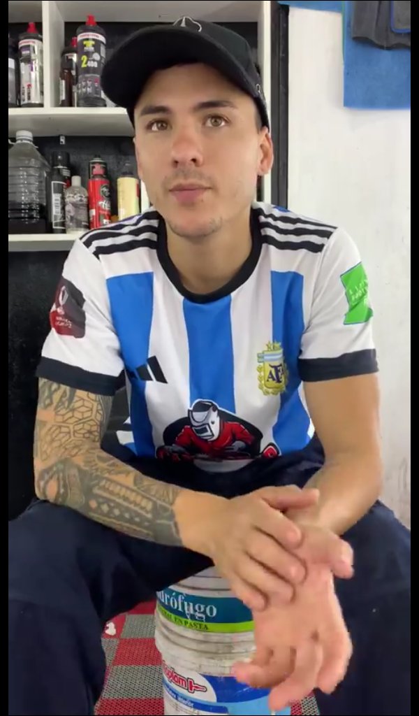 ellobohot's tweet photo. @Ezequielvera202 que lindo niño! https://t.co/Zy7nj3qJ6W