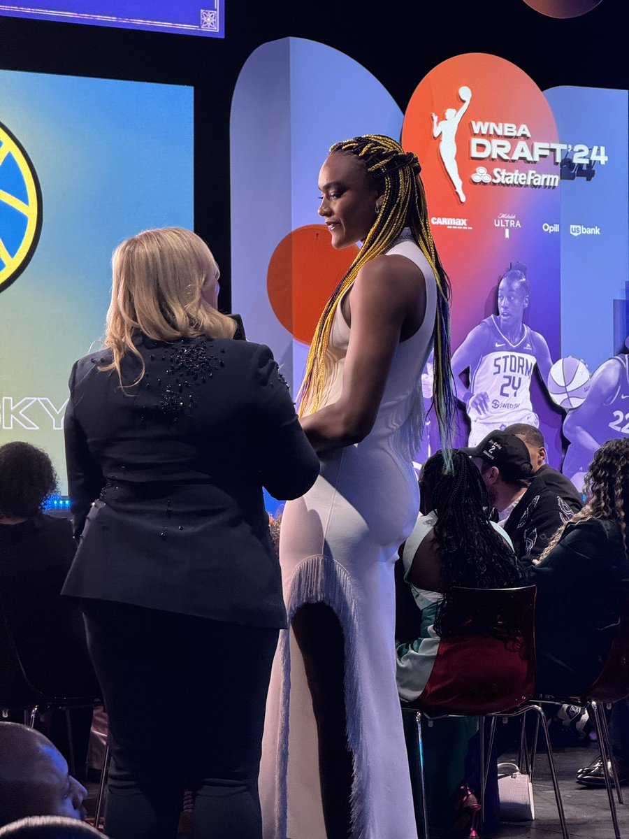 With the 6th pick the @WashMystics selected @AaliyahEdwards_ 🥳🧡🏀