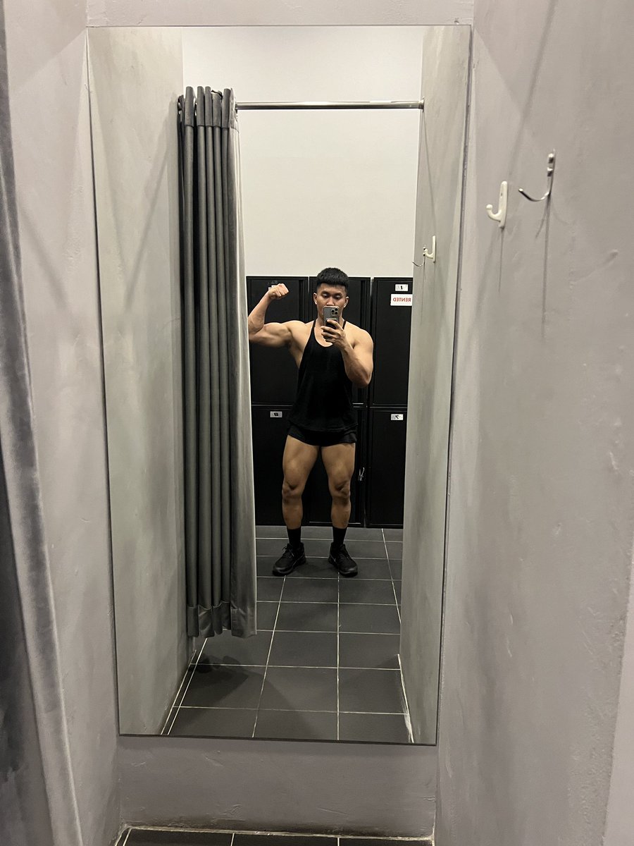 1000Fears's tweet photo. 💪🏽 https://t.co/ABXuvYhhhR