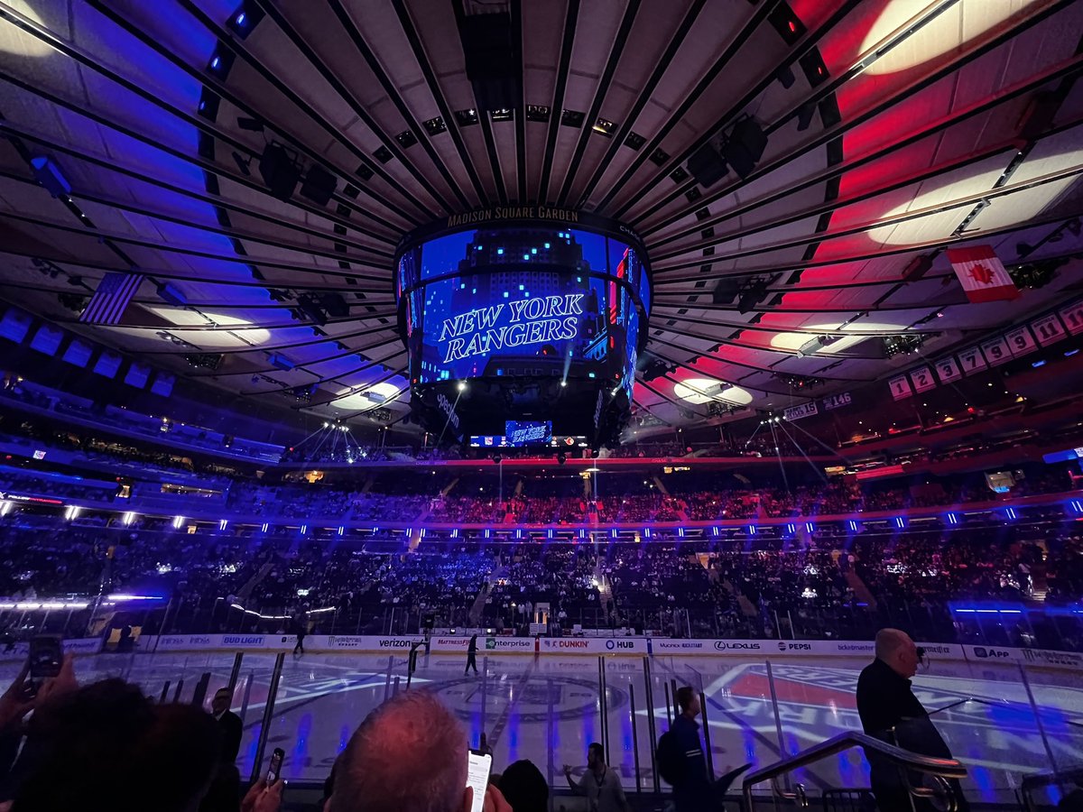 NicholasMMA's tweet photo. Bet $600 on the Rangers to win tonight...Let's go Rangers!

#NoQuitInNY #NYR https://t.co/GsFZnRdTvP