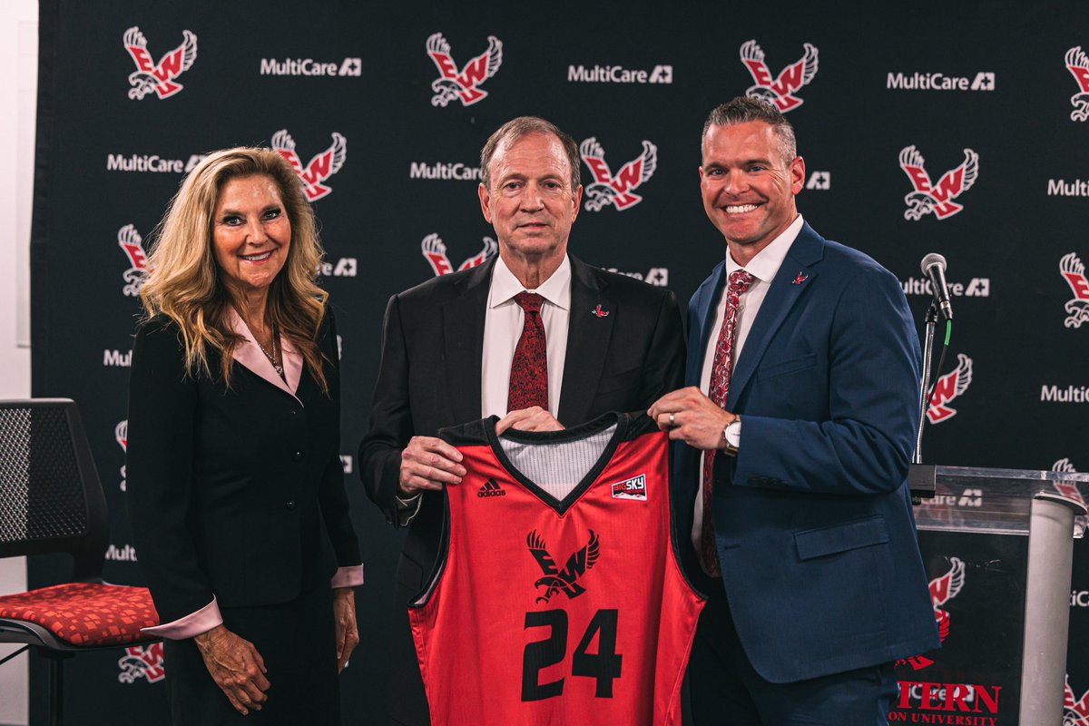 EWUMBB's tweet photo. The @CoachDMonson era begins NOW π«‘
#GoEags #LetItFly https://t.co/qkHPAjsYu3