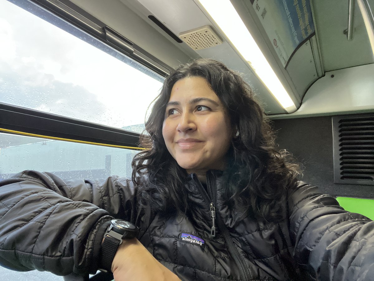 AskGoSaMo's tweet image. (2/2) We'll go first! Here are some of our team members commuting by bike and bus! #GoSaMo