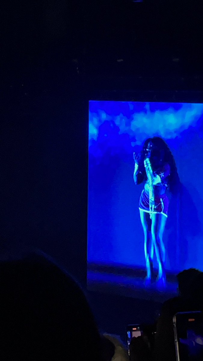 cptmnk's tweet photo. NIGHT 2 AKL https://t.co/69wv5h6LsC