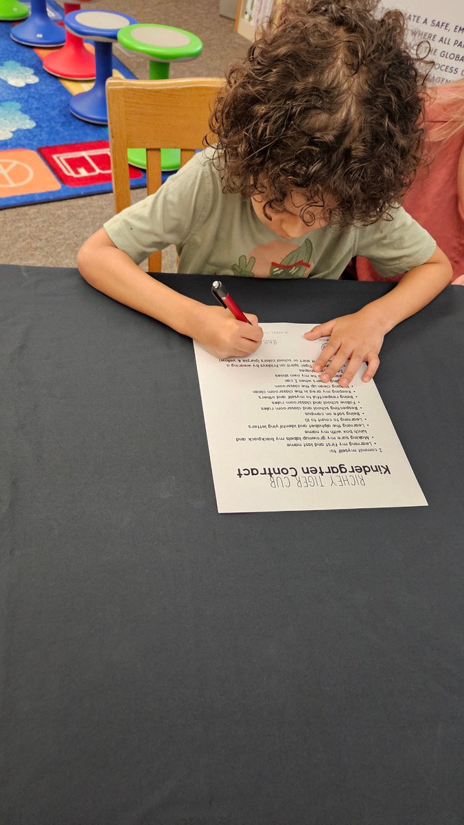 RicheyTigers's tweet photo. Kindergarten Signing Day! Today, we welcomed our newest Tiger Cubs. #AllPawsIn #IBAllPawsIn https://t.co/Pumuy93obK