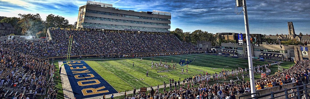 After a great talk with @CoachFlemWR I’m blessed to receive an 🅾️ from @ToledoFB @dougjohnson @JScruggs247 @EarlGill10 @MarshallRivals @MarkRussellQB @CoachTMiller18 @_EliteProspects @Rogeliostevenss #4TheREALDub