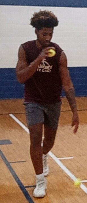 ncpudgy's tweet photo. It's his testimony to tell but praise God for Recovery, Health, &amp; Strength!!!! 
All I can say is Ohhh shoot he's back &amp; 100% HEALTHY.. plus 2" TALLER 6'5, 20LBS OF MUSCLE, 205, AND NO INJURIES!! 😤 #TGBTG 
We in the gym!!! @TJCashMiller https://t.co/s3Lkdvw7IR
