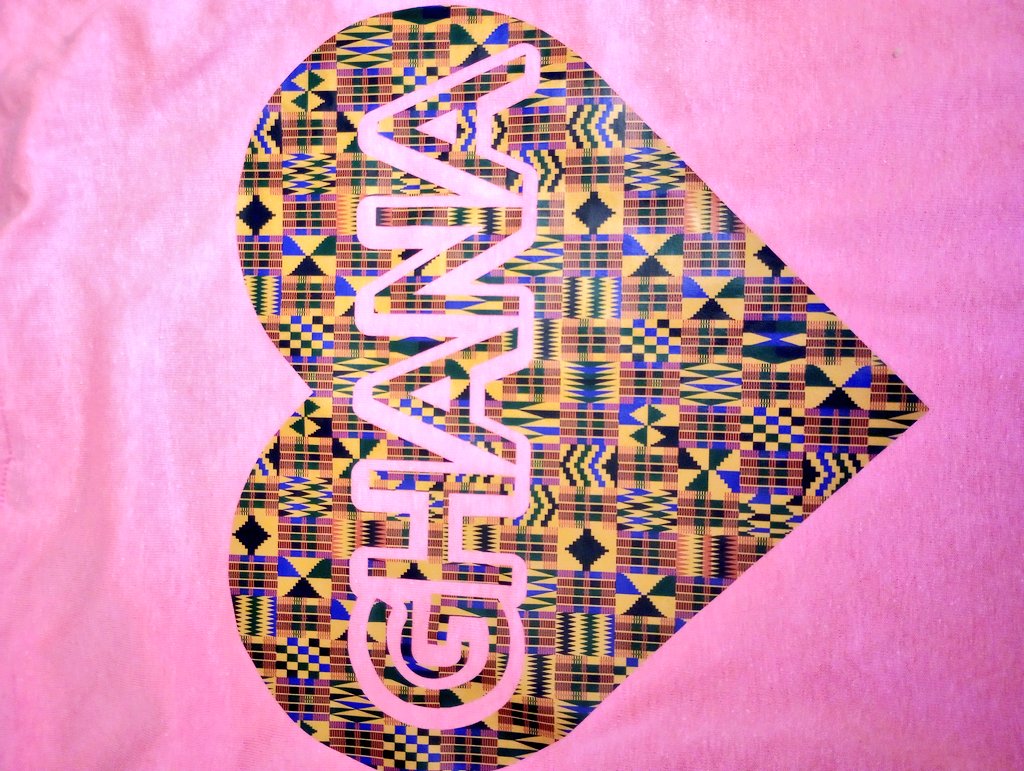 Excited to discover <a href="/Siser_NA/">Siser North America</a>'s #kente easypatterns/iron sheet—great example of inclusivity! Here's a sneak peek of the shirt:  🌟  #Diversity