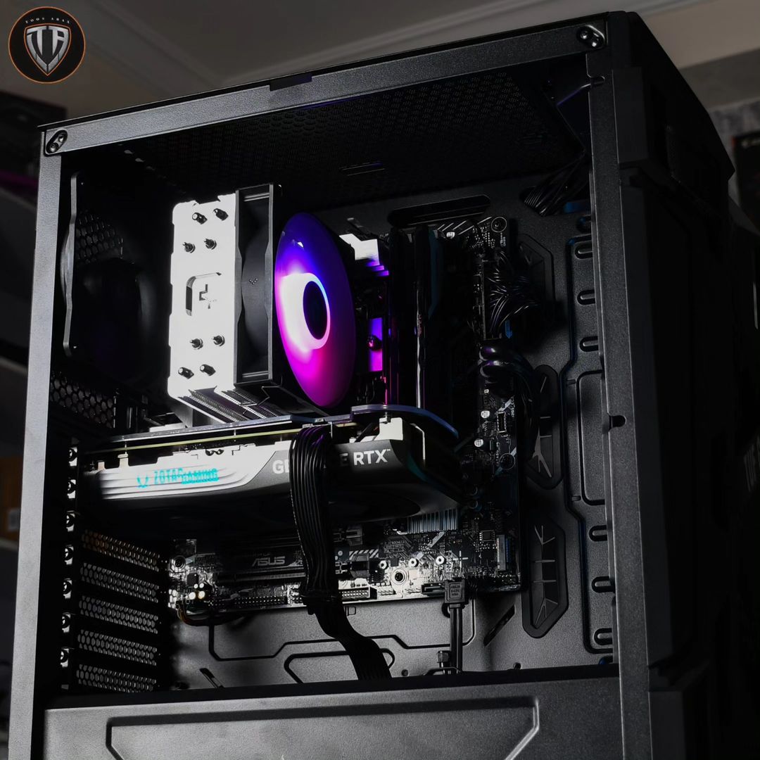 Describe your PC build using only emojis

📷 IG: toos_arax

#PcBuild #GamingPC #PcSetup #Tech #PcHardware #PcComponents #PcGaming
