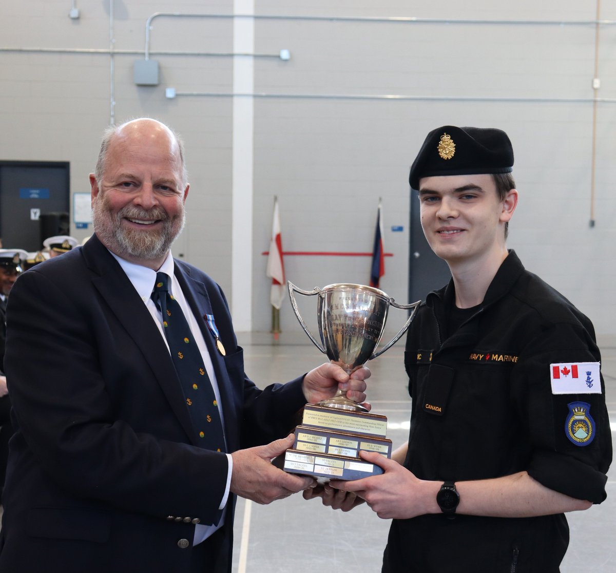 Congratulations to our 1st #HMCSMalahat Annual Awards’ recipient, S3 LeBlanc, who was awarded the Captain G.A.V. Thomson Trophy, presented to the most outstanding New Entry, based on performance, attendance, and character.

#WeTheNavy #ReadyAyeReady #victoriabc #yyj @RoyalCanNavy