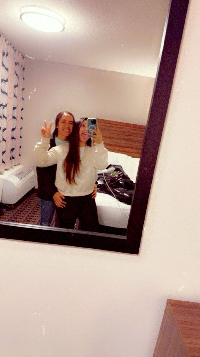 daniellekantol1's tweet photo. many more vacations to come🥺🫶🏼 https://t.co/0lZlv2gRIw