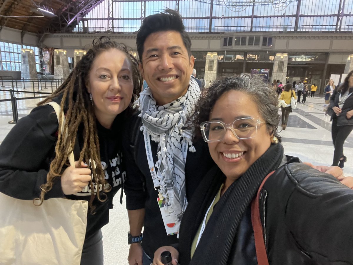 SacStateEDD's tweet photo. A glimpse at #AERA24 this weekend! So happy to see so many people from the Ed.D. program and Sac State participating. #sacstate #sacstateedd #collegeofed #AERA #conference @AERA_EdResearch https://t.co/BvlMPkLIop
