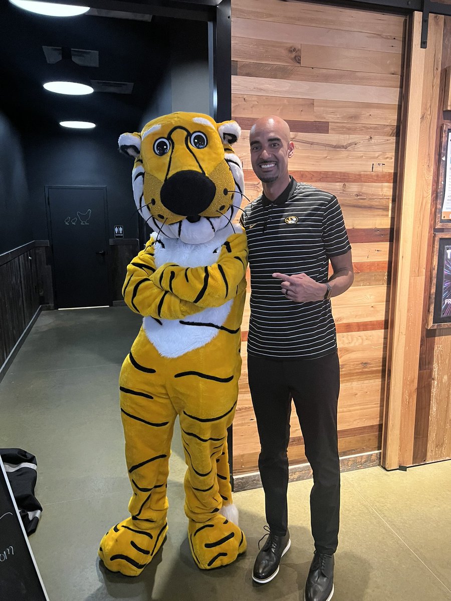 Finally got a chance to meet Truman! Can’t wait until my kids get a chance to meet him! #MIZ 🐯