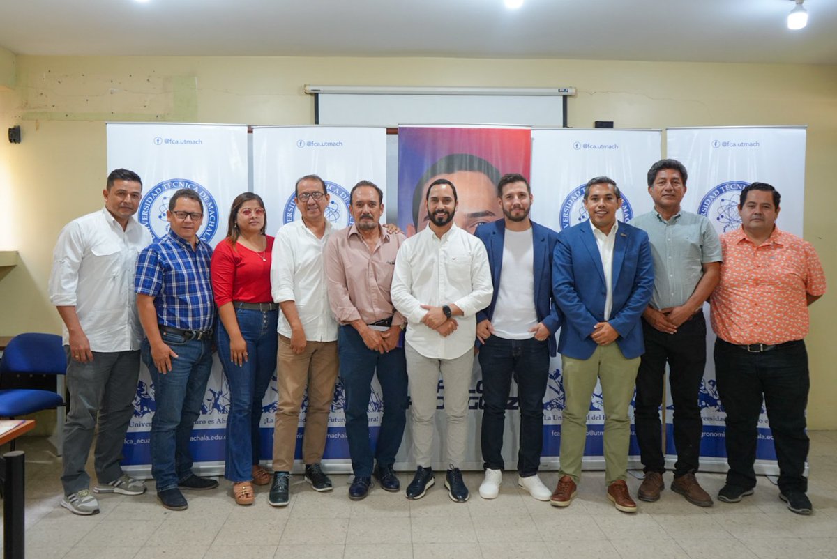 CamCMachala's tweet photo. Estuvimos presentes en la reunión con el Asambleista Carlos Rodríguez, donde se analizaron posibles reformas legales. En este encuentro, se discutieron ideas clave para impulsar el crecimiento económico y tecnológico de nuestra región.
#Machala #ElOro #Ecuador https://t.co/ygmZedj1w1