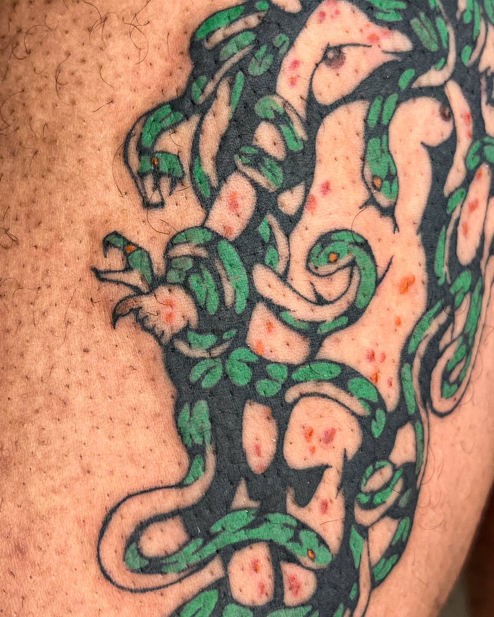 Medusa for Reid 🐍 lemme tattoo a baddie on you… my May NY bookings are open ！