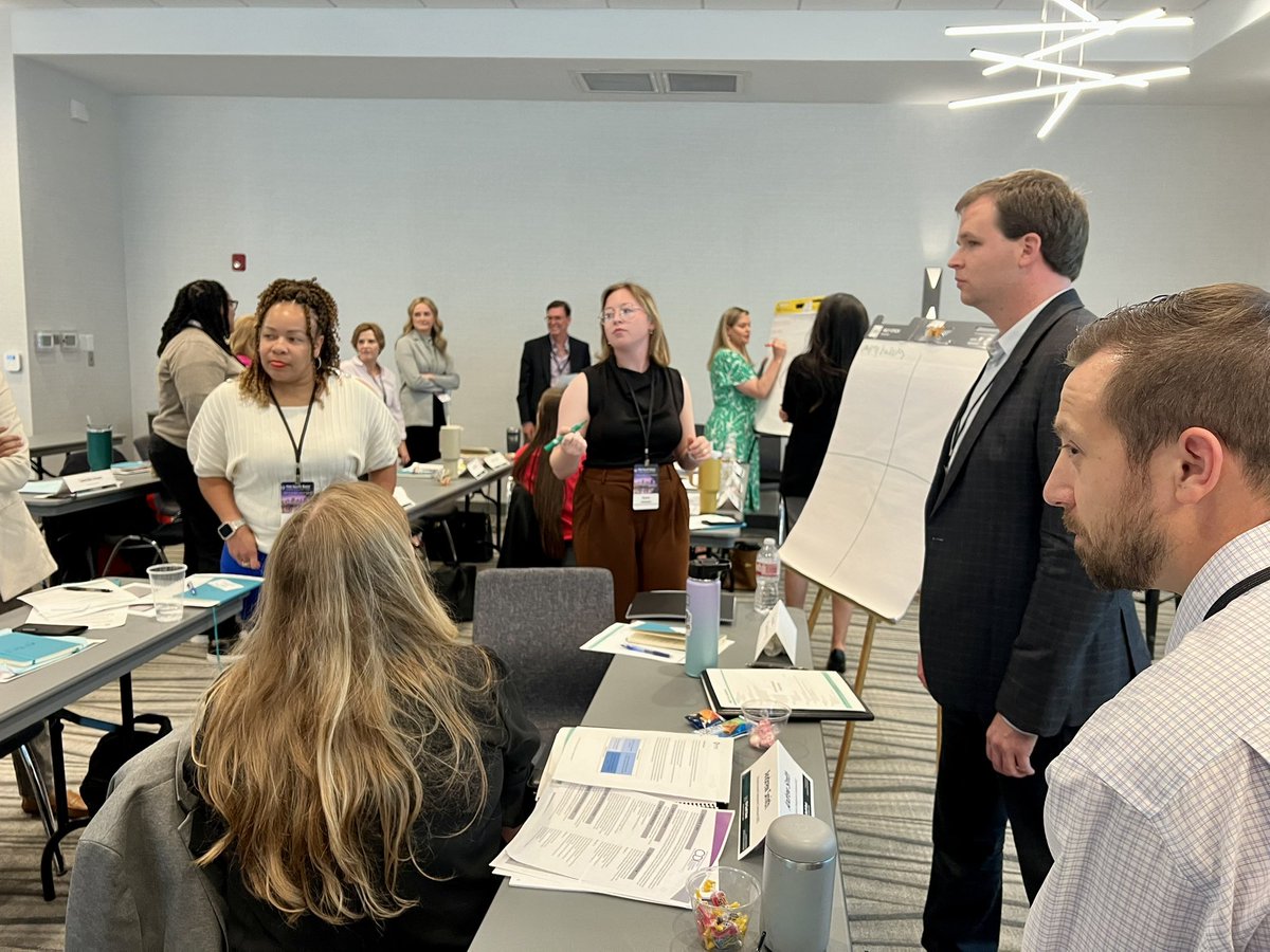 CDICentral's tweet photo. #CDIcentral Director @shelbyfiegel led the “Community and Neighborhood Development” session at the @_AEDCE Mid-South Basic course. Participants learned the basics of CED development, how to mobilize, best practices, and participated in a Strategic Doing simulation. https://t.co/9whZyvzm5d