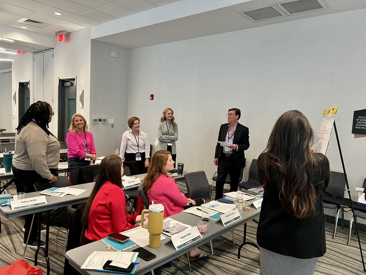 CDICentral's tweet photo. #CDIcentral Director @shelbyfiegel led the “Community and Neighborhood Development” session at the @_AEDCE Mid-South Basic course. Participants learned the basics of CED development, how to mobilize, best practices, and participated in a Strategic Doing simulation. https://t.co/9whZyvzm5d