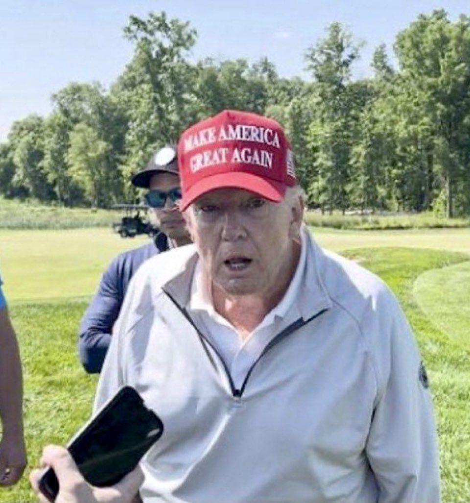 This is the guy who puts people down on their looks and intelligence. Great presidential photo