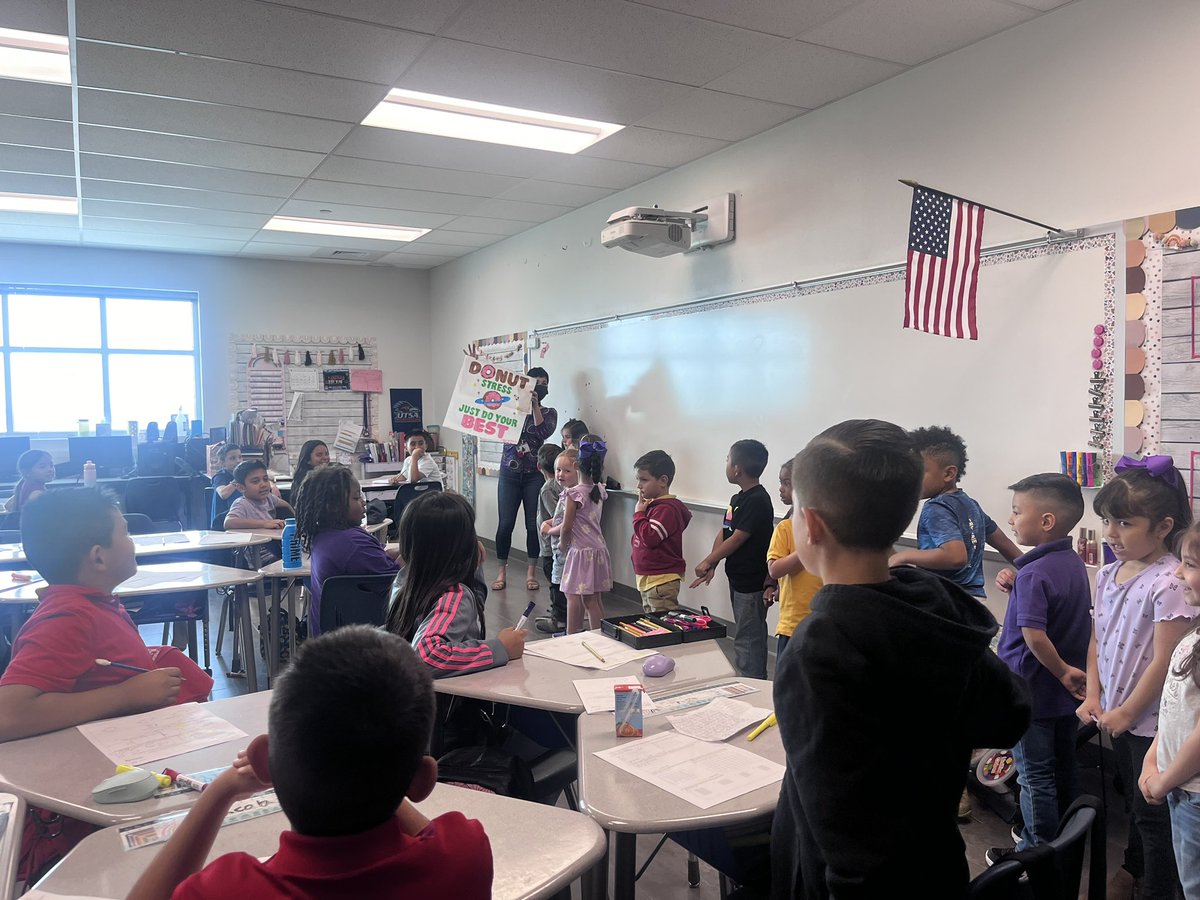 Lgrew_JCE's tweet photo. We also had some amazing PreK Buffs stop by to tell us “DONUT” stress about the test. Thank you so much little buffs, we appreciate your encouraging words! #buffvengers https://t.co/19xkUxLGUU