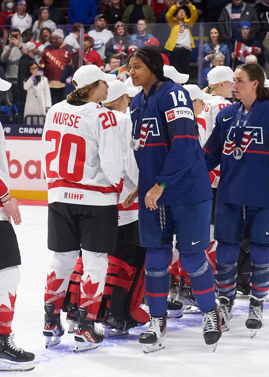 Talk about a moment. 2024 #WomensWorlds MVP Laila Edwards, and 2022 Olympic leading scorer Sarah Nurse in the handshake line. Two incredible athletes opening doors for so many now and in the future. 

📸 <a href="/kanoehead/">ellen bond</a>