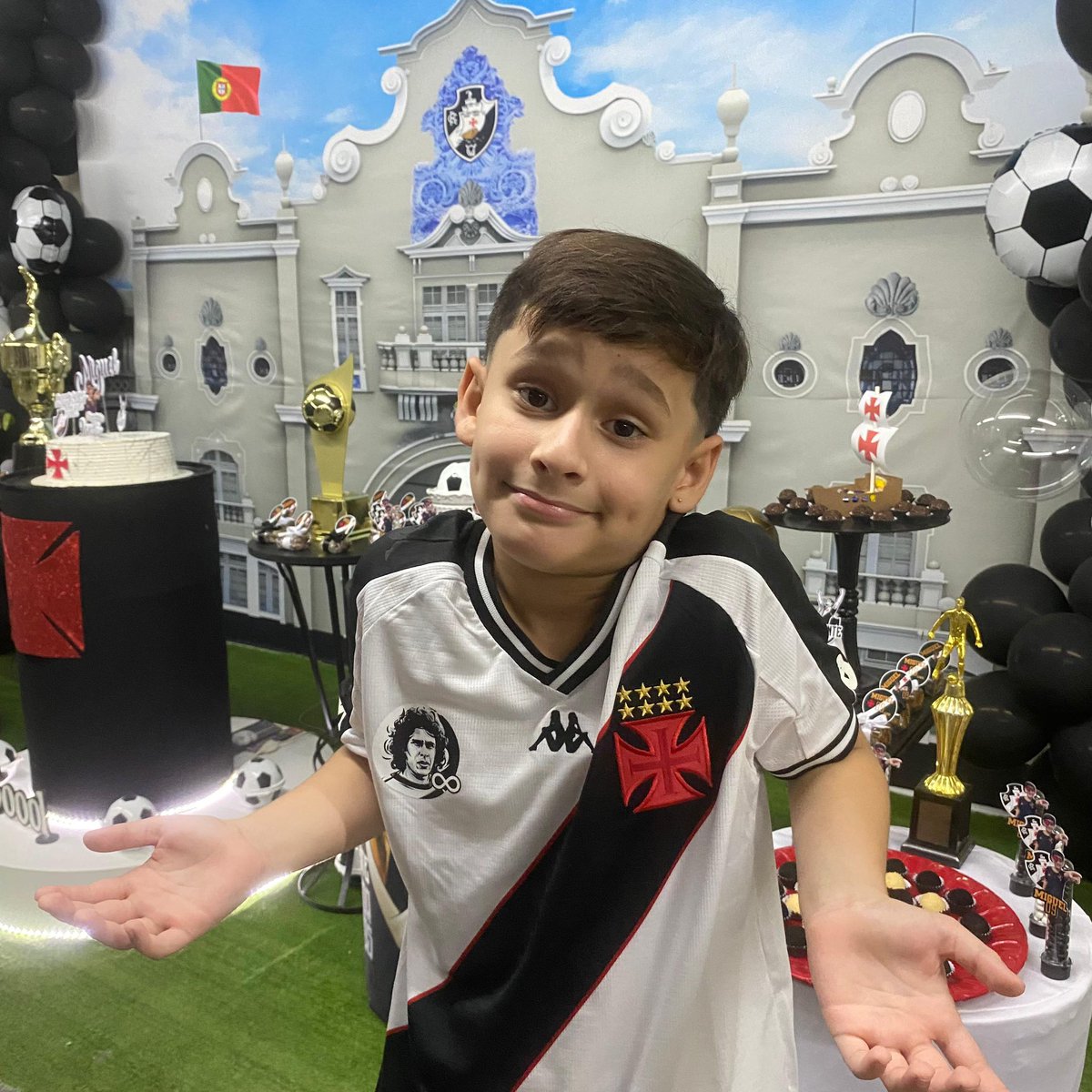 lucmisso's tweet photo. Ainda não superei essa mesa 😍❤️💢 https://t.co/yBZSzCiTMG