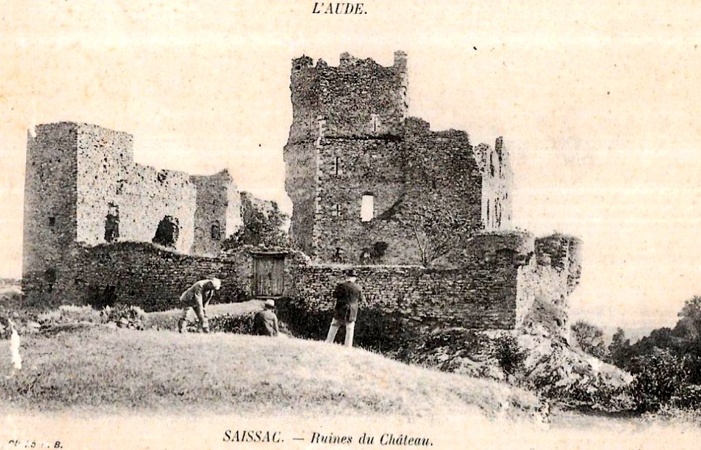 Les ruines du Château de Saissac #Aude. saissac.fr/le-chateau-cat…