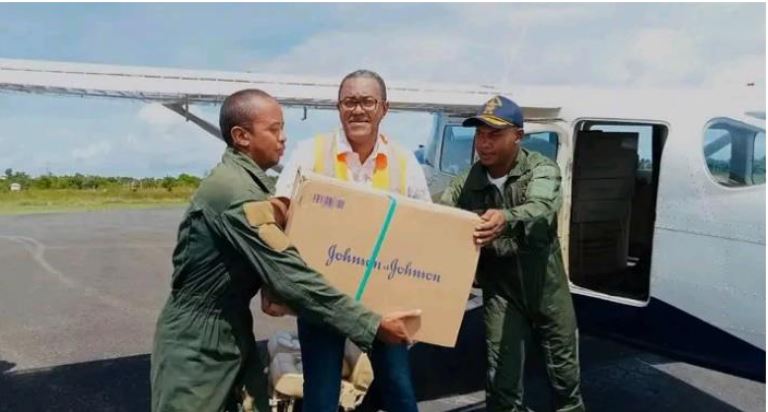 Deux avions de l’Armée de l'air, transportant des lots de médicaments venant du gouvernement ont atterri à Sambava, le dimanche 14 avril 2024. L’objectif est de fournir des services de santé gratuits à la population après le passage du cyclone GAMANE.