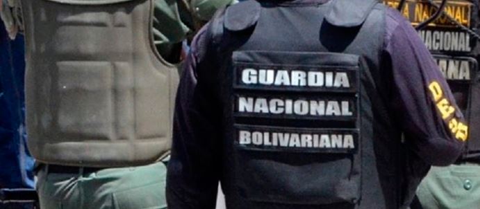 Sujeto cayó abatido durante intervención legal ow.ly/IPKE50RgM5s #Noticiaselsiglo #Sucesos