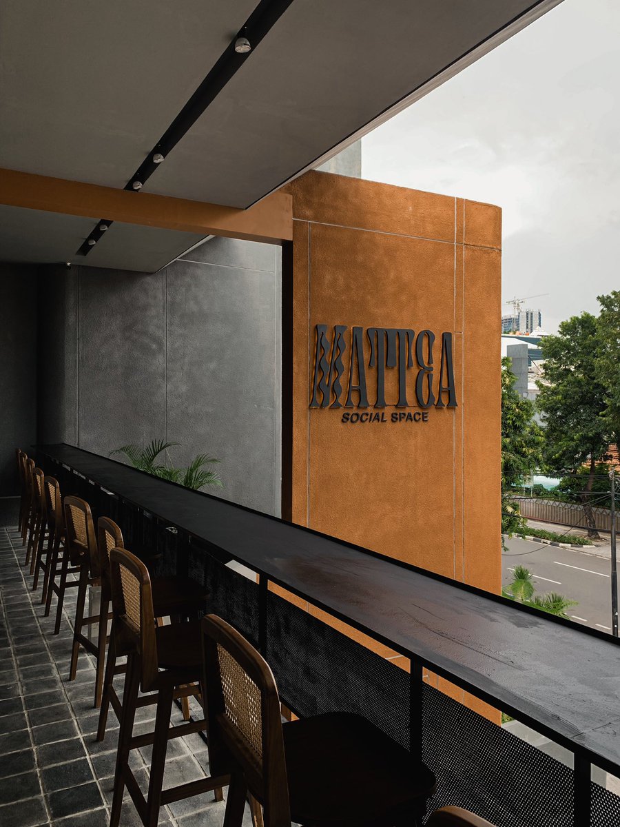 aarrddyyee_95's tweet photo. 📌 Mattea Social Space, Blok M Jakarta.
Coffeeshop cab barunya dari Mattea, ada 2 lantai, ada indoor & outdoor area . Vibes nya cozy banget utk hangout bareng teman² or WFC jg enak.
.
.
#Mattea #MatteaSocialSpace #MatteaJakarta #MatteaCoffeeShop #NgopiBarengArdy #ArdyFotoCoffee https://t.co/6ZbU9d1Jqe