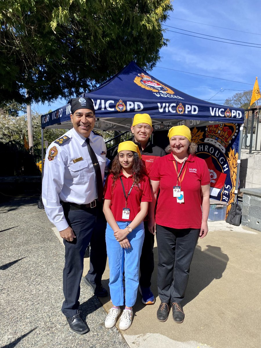 Shout out to all our amazing Volunteers and Reserve Officers during #NationalVolunteerWeek.  Collectively, they provide over 14,000 hours of service each year. They are engaged, they love giving back and they are a big part of our @vicpdcanada team. THANK YOU! #proudchief